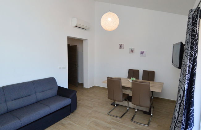 Apartamento de 2 quartos em Sibenik com jardim - Foto 12