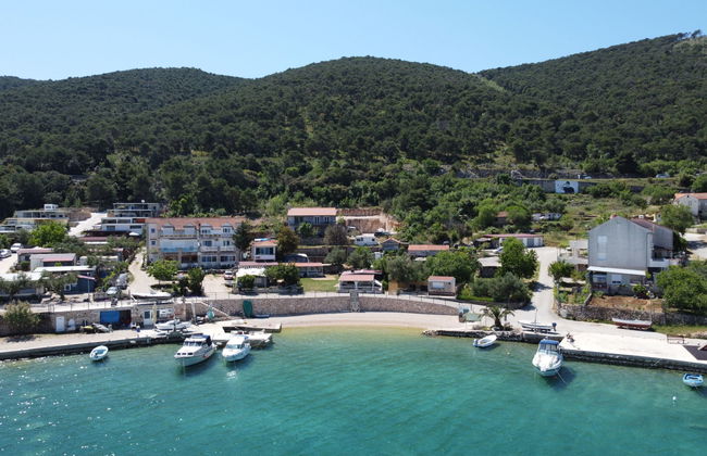 Apartamento de 2 quartos em Sibenik com jardim - Foto 1