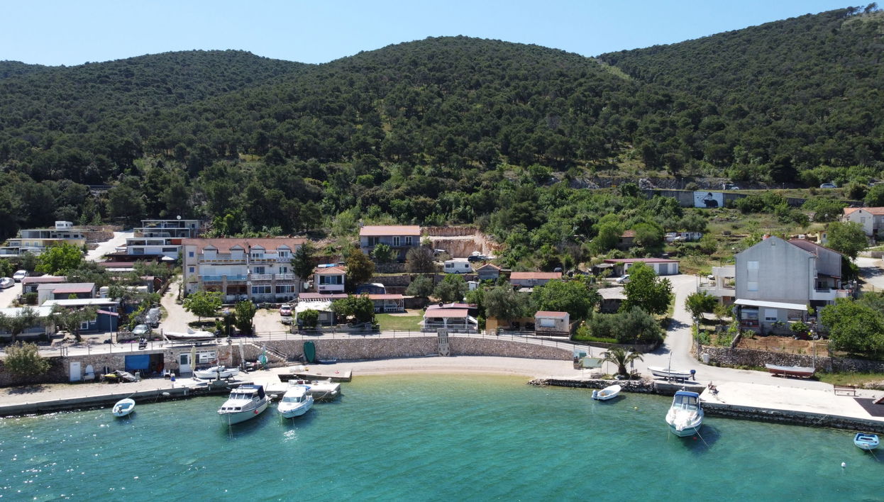 Apartamento de 2 quartos em Sibenik com jardim - Foto 1