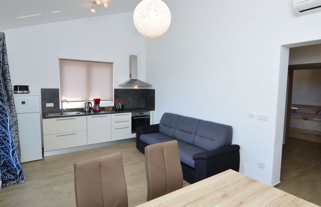 Apartamento de 2 quartos em Sibenik com jardim - Foto 11