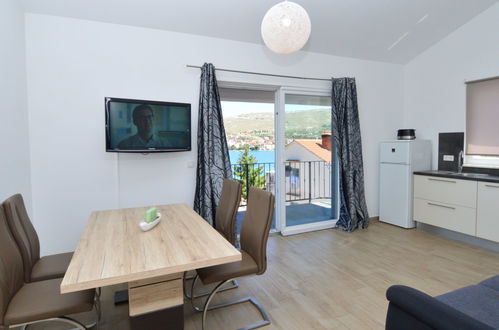 Foto 4 - Apartment mit 1 Schlafzimmer in Sibenik mit blick aufs meer