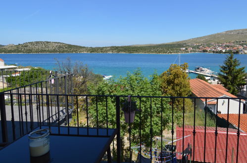 Foto 2 - Apartamento de 1 habitación en Sibenik con vistas al mar