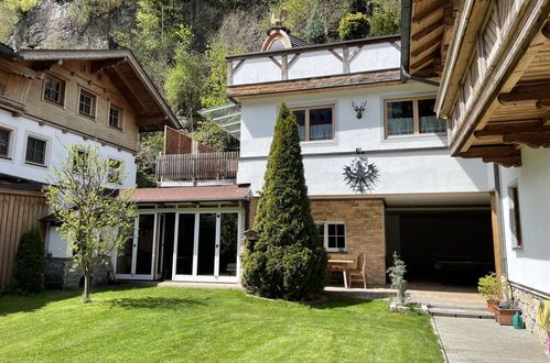 Photo 1 - Appartement de 2 chambres à Aschau im Zillertal avec jardin et terrasse