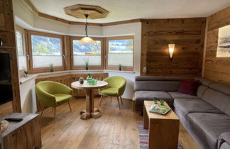 Foto 3 - Appartamento con 2 camere da letto a Aschau im Zillertal con terrazza e vista sulle montagne