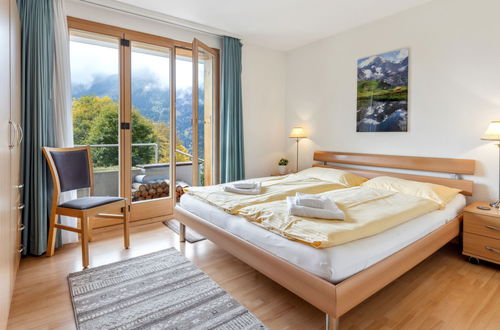 Foto 4 - Appartamento con 2 camere da letto a Lauterbrunnen con terrazza