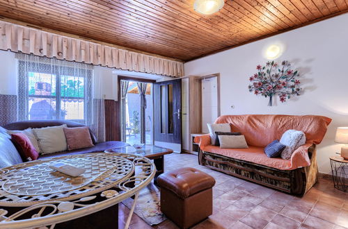 Foto 5 - Haus mit 2 Schlafzimmern in Marčana mit schwimmbad und garten