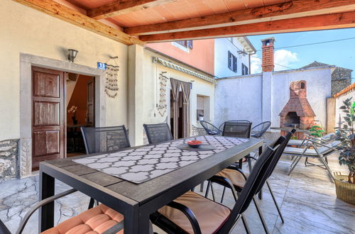 Foto 7 - Haus mit 2 Schlafzimmern in Marčana mit schwimmbad und garten