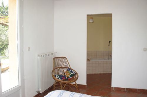 Foto 18 - Casa de 3 quartos em Salernes com piscina privada e jardim