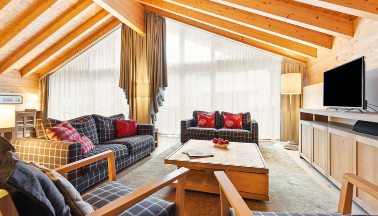 Photo 1 - 4 bedroom Apartment in Zermatt