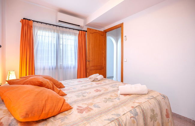 Casa de 4 quartos em Muro com piscina privada e jardim - Foto 13