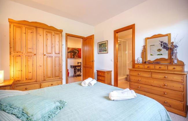 Casa de 4 quartos em Muro com piscina privada e jardim - Foto 12