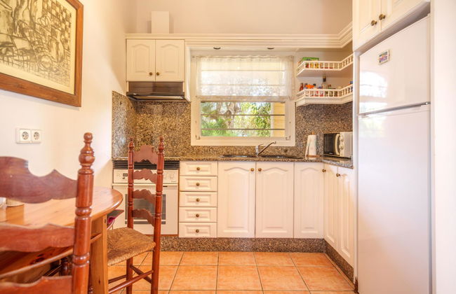 Casa de 4 quartos em Muro com piscina privada e jardim - Foto 9