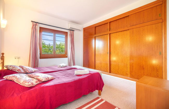 Casa de 4 quartos em Muro com piscina privada e jardim - Foto 15