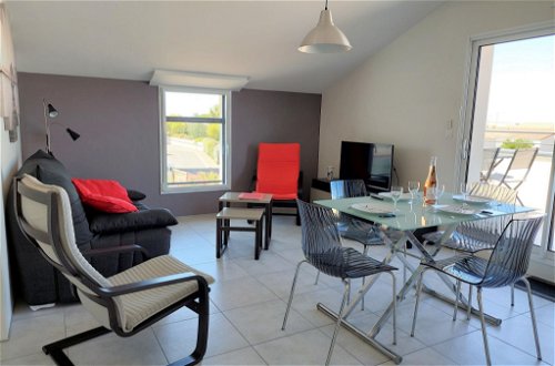 Photo 4 - 2 bedroom Apartment in Saint-Gilles-Croix-de-Vie with swimming pool and sea view