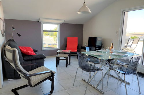 Foto 4 - Apartment mit 2 Schlafzimmern in Saint-Gilles-Croix-de-Vie mit schwimmbad und blick aufs meer