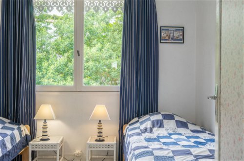 Foto 15 - Appartamento con 3 camere da letto a Vaux-sur-Mer con vista mare