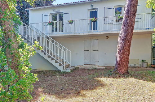 Foto 17 - Apartamento de 3 quartos em Vaux-sur-Mer com jardim