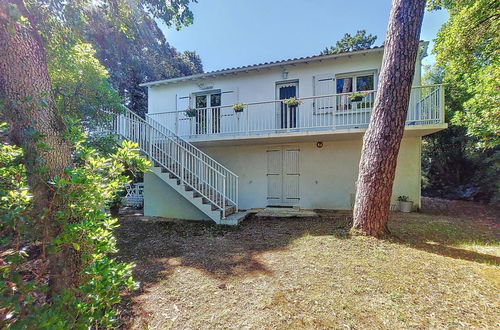 Foto 22 - Apartamento de 3 quartos em Vaux-sur-Mer com jardim
