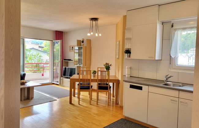 Apartamento de 2 quartos em Caslano com piscina e jardim - Foto 10