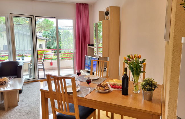 Apartamento de 2 quartos em Caslano com piscina e jardim - Foto 9