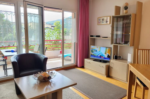 Foto 6 - Appartamento con 1 camera da letto a Caslano con piscina e vista sulle montagne