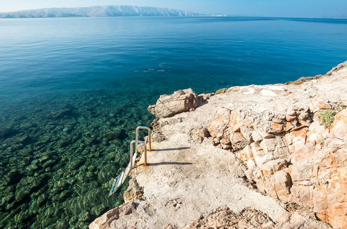 Foto 6 - Appartamento con 2 camere da letto a Senj con piscina e vista mare