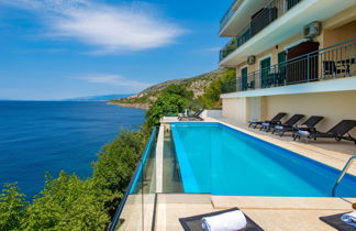 Photo 2 - Appartement de 1 chambre à Senj avec piscine et vues à la mer