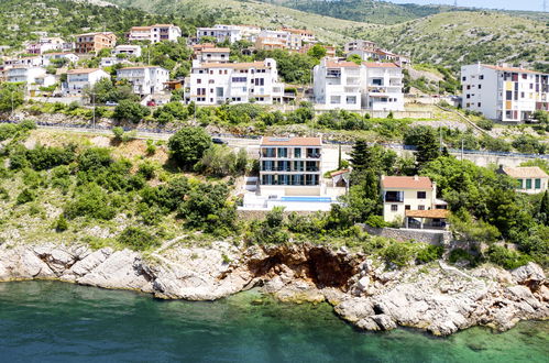 Foto 22 - Appartamento con 1 camera da letto a Senj con piscina e vista mare