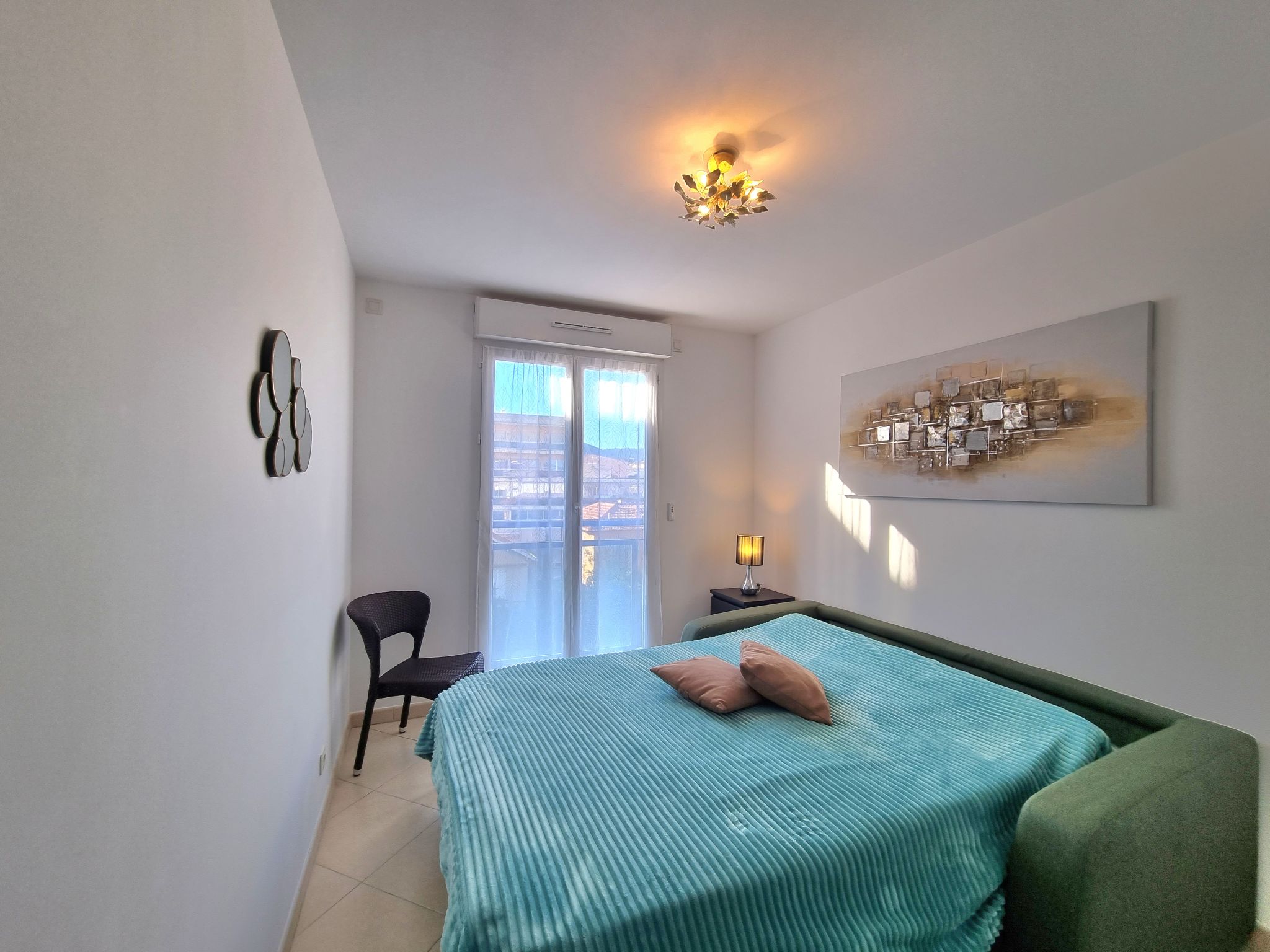 Foto 16 - Appartamento con 2 camere da letto a Cavalaire-sur-Mer con vista mare