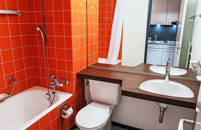 Apartamento de 2 quartos em Disentis/Mustér com piscina e jardim - Foto 8