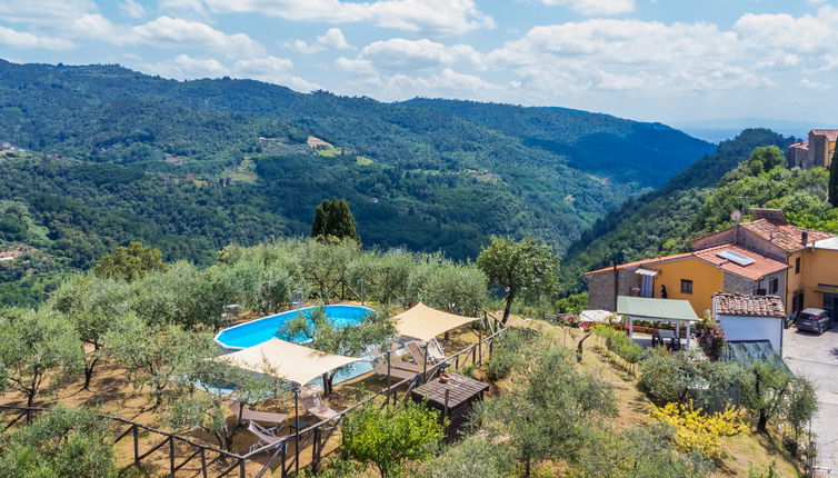 Foto 1 - Casa con 4 camere da letto a Pescia con piscina privata e giardino