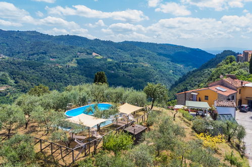 Photo 1 - Maison de 4 chambres à Pescia avec piscine privée et jardin