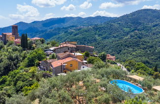 Photo 1 - Appartement de 2 chambres à Pescia avec piscine et jardin