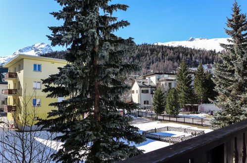 Photo 14 - Appartement de 1 chambre à Sankt Moritz avec jardin et vues sur la montagne