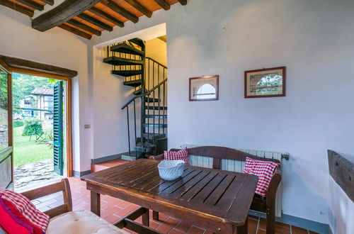 Photo 11 - 3 bedroom House in Pescia with swimming pool and garden