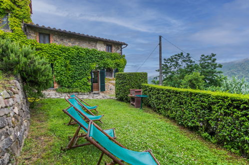 Foto 8 - Casa de 3 habitaciones en Pescia con piscina y jardín
