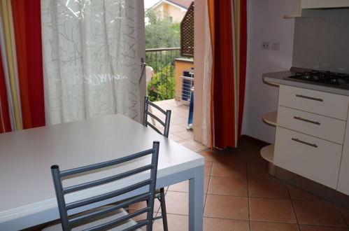 Photo 4 - 2 bedroom Apartment in Lazise with swimming pool and garden