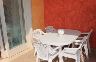 Foto 3 - Apartamento de 2 quartos em Lazise com piscina e vista para a montanha