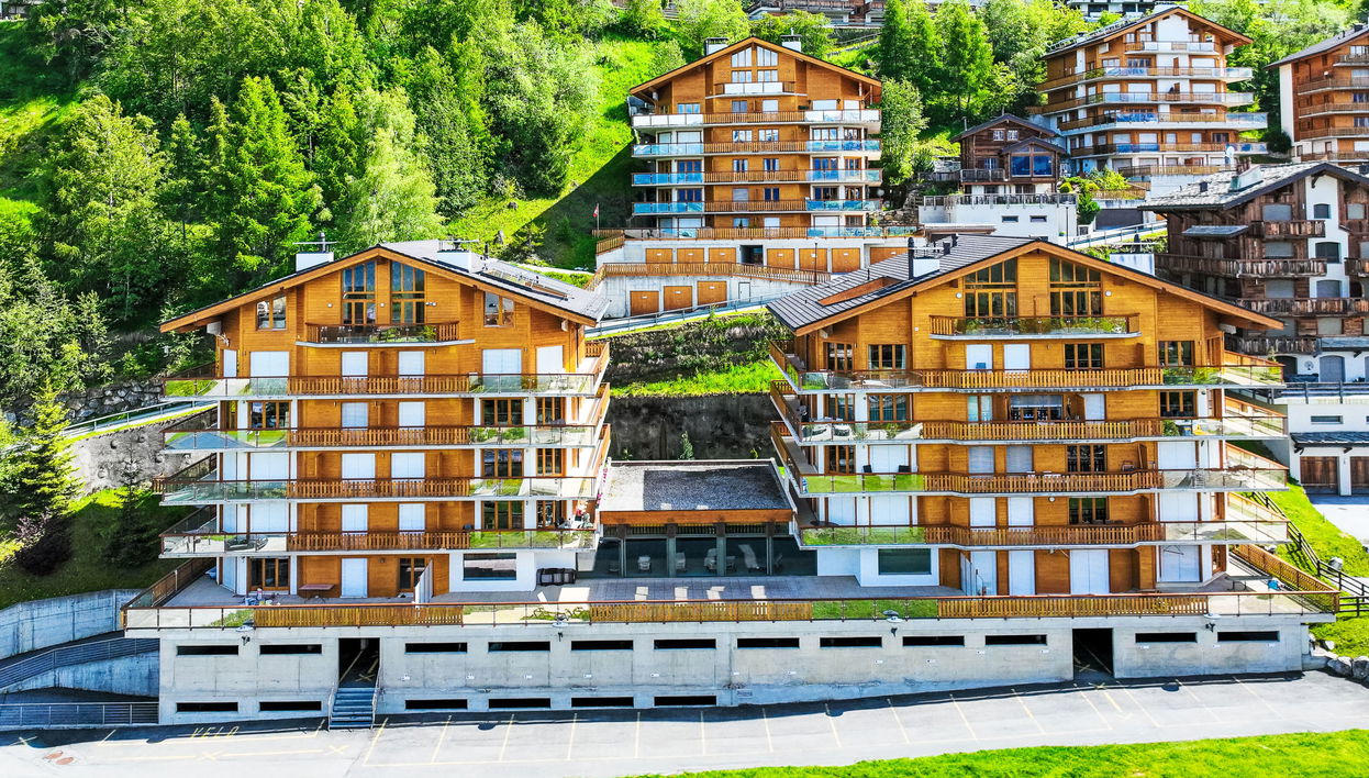 Apartamento de 4 quartos em Nendaz com piscina e terraço - Foto 1