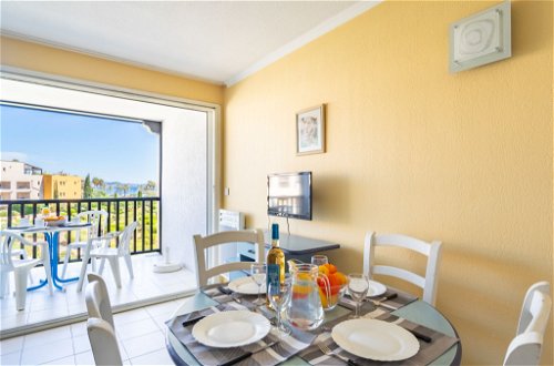 Photo 10 - 1 bedroom Apartment in Cogolin with swimming pool and sea view