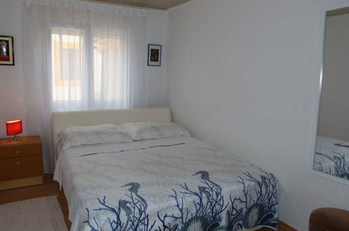 Foto 3 - Appartamento con 3 camere da letto a Vir con terrazza