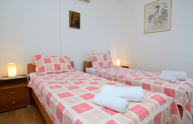 Apartamento de 3 quartos em Omiš com jardim e terraço - Foto 14