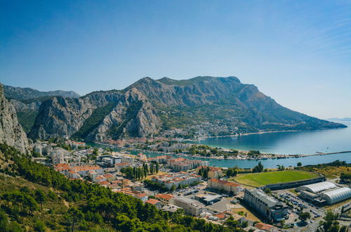 Foto 23 - Appartamento con 2 camere da letto a Omiš con giardino e terrazza