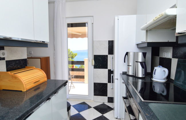 Apartamento de 3 quartos em Omiš com jardim e terraço - Foto 8