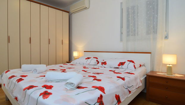 Apartment mit 3 Schlafzimmern in Omiš mit garten und terrasse - Foto 5