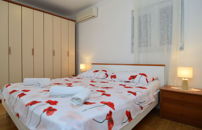 Apartamento de 3 quartos em Omiš com jardim e terraço - Foto 5