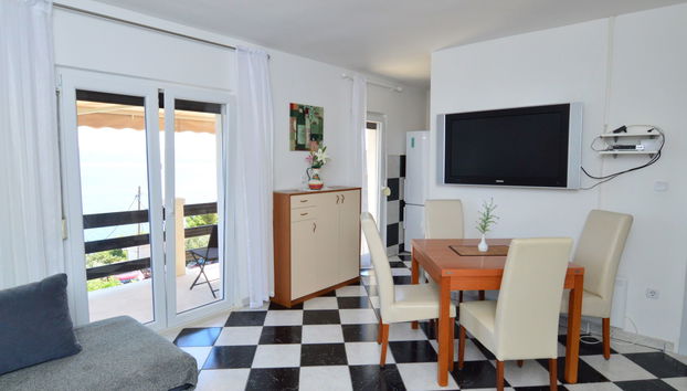 Apartment mit 3 Schlafzimmern in Omiš mit garten und terrasse - Foto 4