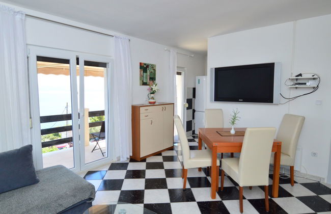 Apartamento de 3 quartos em Omiš com jardim e terraço - Foto 4