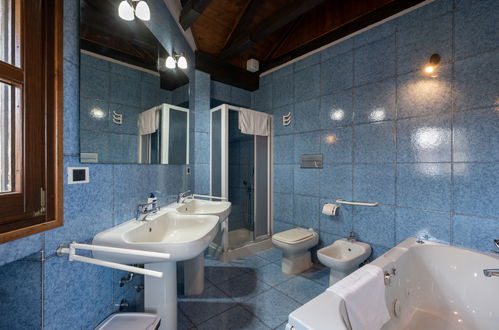 Photo 25 - 4 bedroom House in Santo Stefano Belbo with private pool and garden