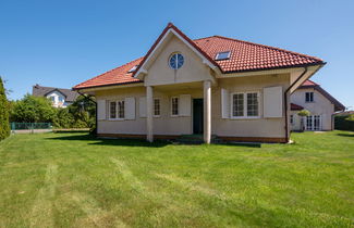 Photo 1 - 6 bedroom House in Łeba with garden and terrace
